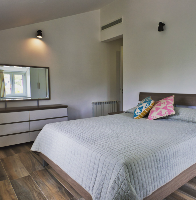 Room 04